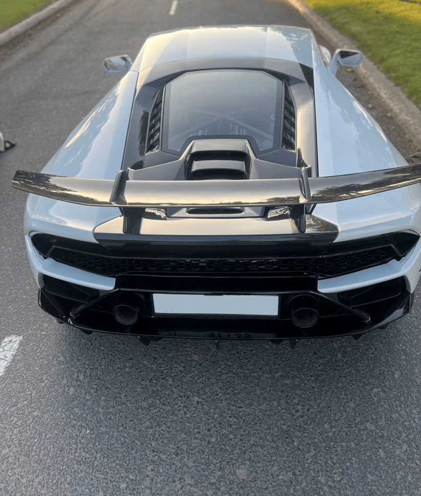 Lamborghini Huracan Evo Coupe thumbnail 4