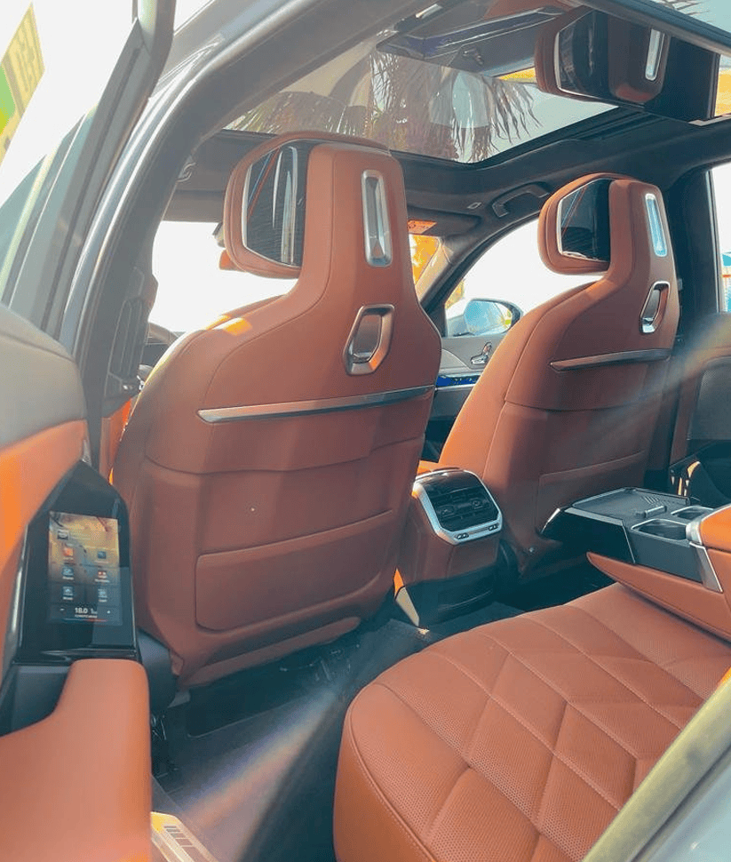 BMW 735i 2024 thumbnail 16