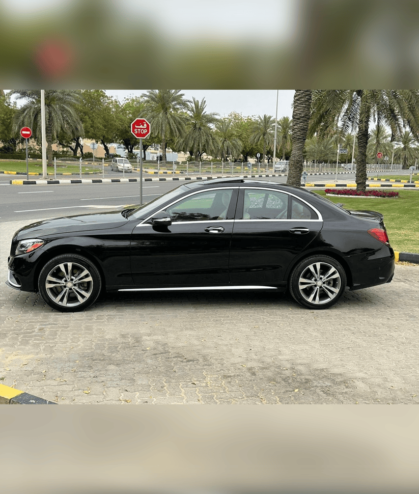 Mercedes Benz C300 2021 thumbnail 3