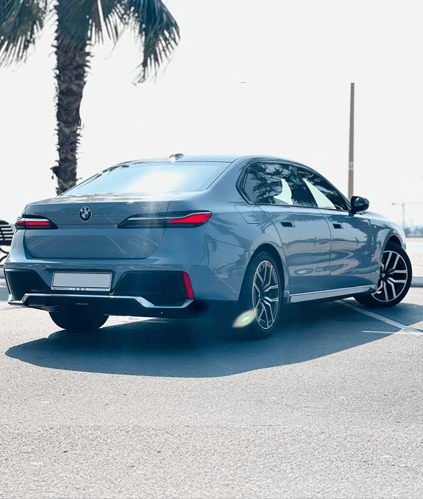 BMW 735i 2024 thumbnail 3