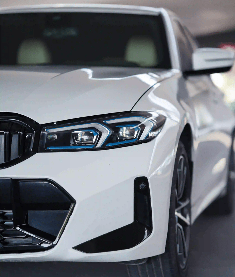 BMW 330i 2021 thumbnail 6